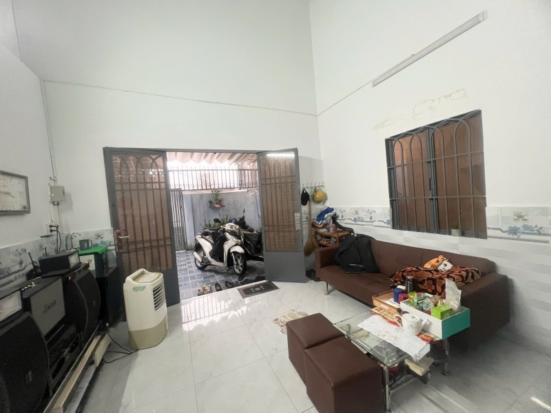 Bán nhà 2 tầng đường Số 16, Hiệp Bình Chánh, Thủ Đức, TP HCM, DT 72m2. Giá 5.9 tỷ, sổ hồng. Liên