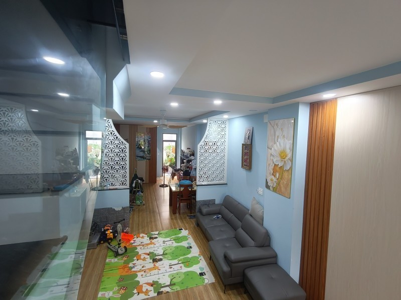 Bán nhà mặt phố đường Số 10, Phước Bình, Thủ Đức, TP HCM. DT 124m2, 2 tầng, 3PN, 3WC, giá 10,69