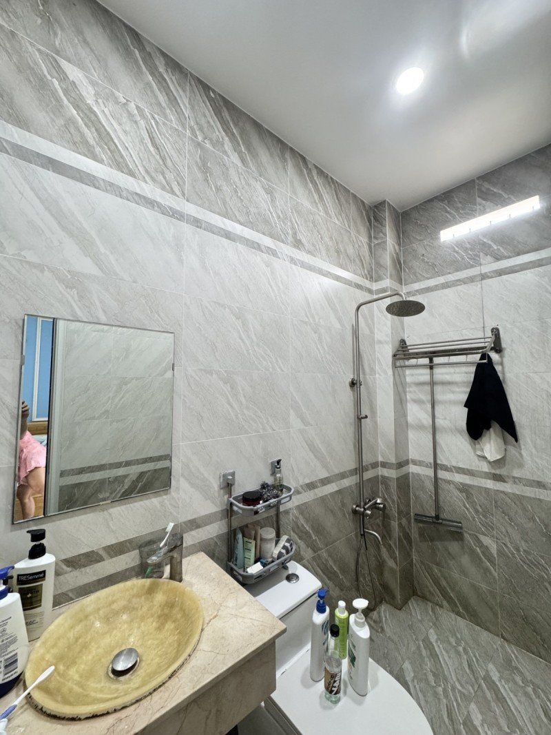 Bán nhà 4 tầng trong ngõ Làng Tăng Phú, Q.9, Thủ Đức, TP HCM. DT 61m2, giá 7,99  tỷ, sổ hồng, 4PN, 5