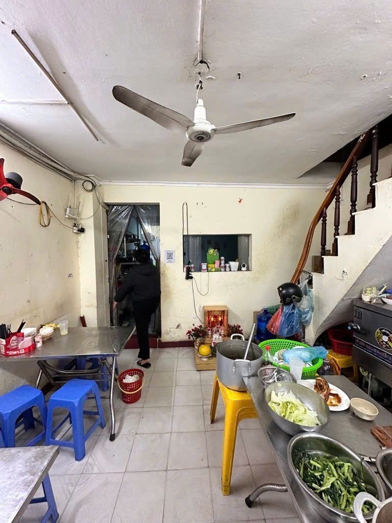 Cần bán Nhà mặt tiền đường 8/3, Phường Quỳnh Mai, Diện tích 90m², Giá 8.8 Tỷ 2