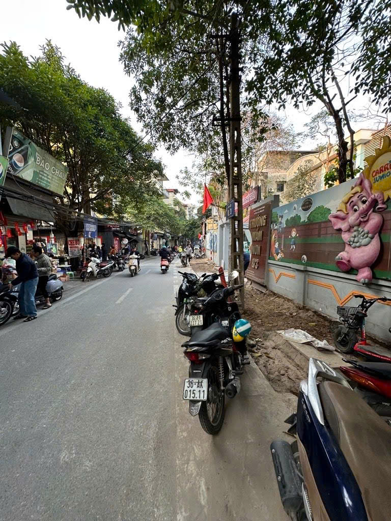 Cần bán Nhà mặt tiền đường 8/3, Phường Quỳnh Mai, Diện tích 90m², Giá 8.8 Tỷ 5