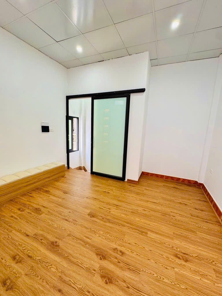 Cần bán Nhà mặt tiền đường Hoàng Mai, Phường Hoàng Văn Thụ, Diện tích 23m², Giá 3.39 Tỷ