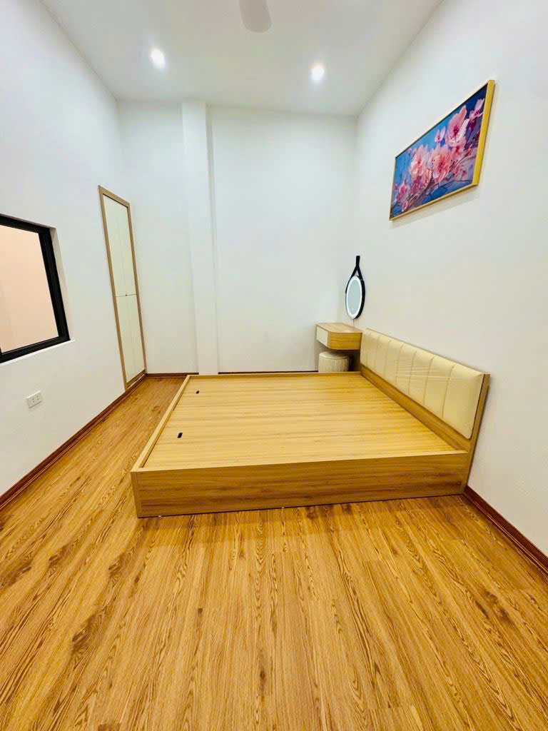 Cần bán Nhà mặt tiền đường Hoàng Mai, Phường Hoàng Văn Thụ, Diện tích 23m², Giá 3.39 Tỷ 2