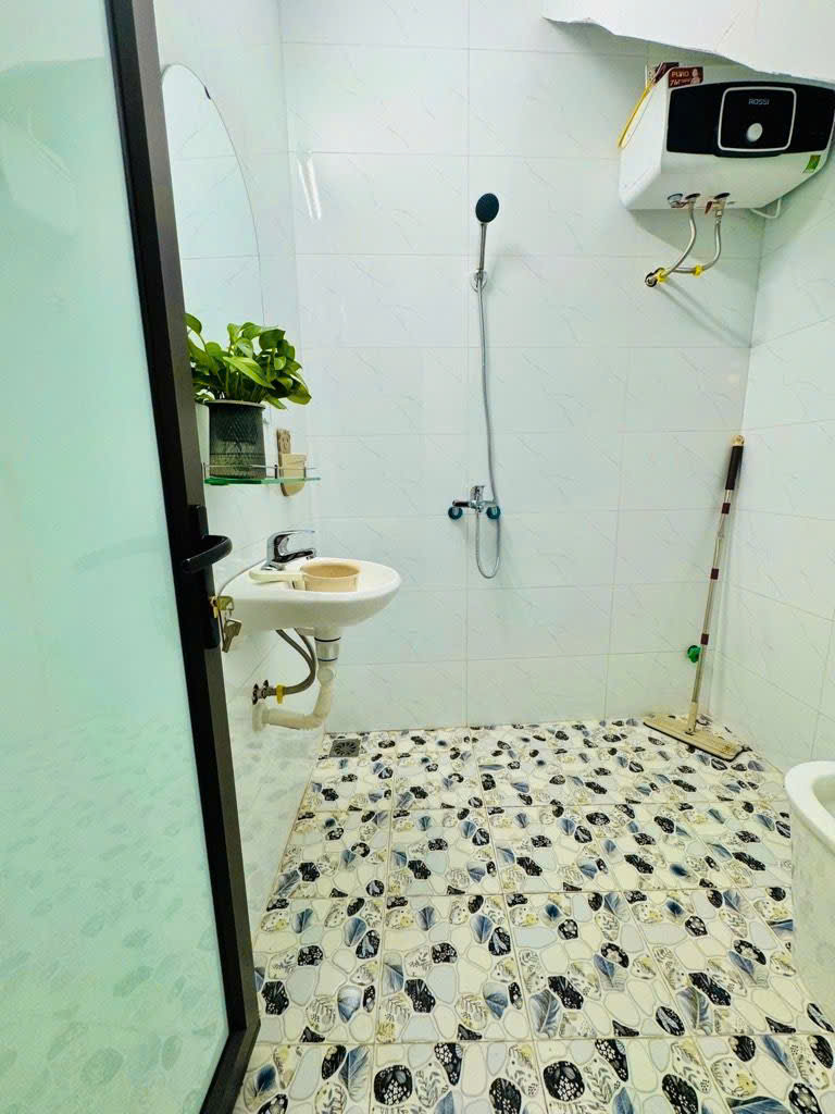 Cần bán Nhà mặt tiền đường Hoàng Mai, Phường Hoàng Văn Thụ, Diện tích 23m², Giá 3.39 Tỷ 5