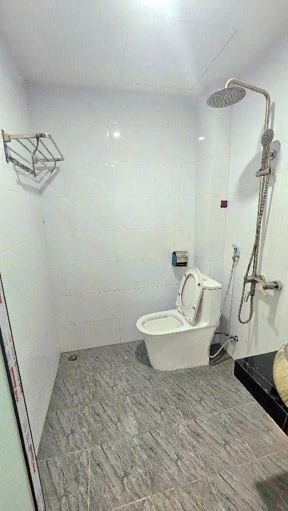 Cần bán Nhà mặt tiền đường Tân Mai, Phường Tân Mai, Diện tích 24m², Giá 3.32 Tỷ 5