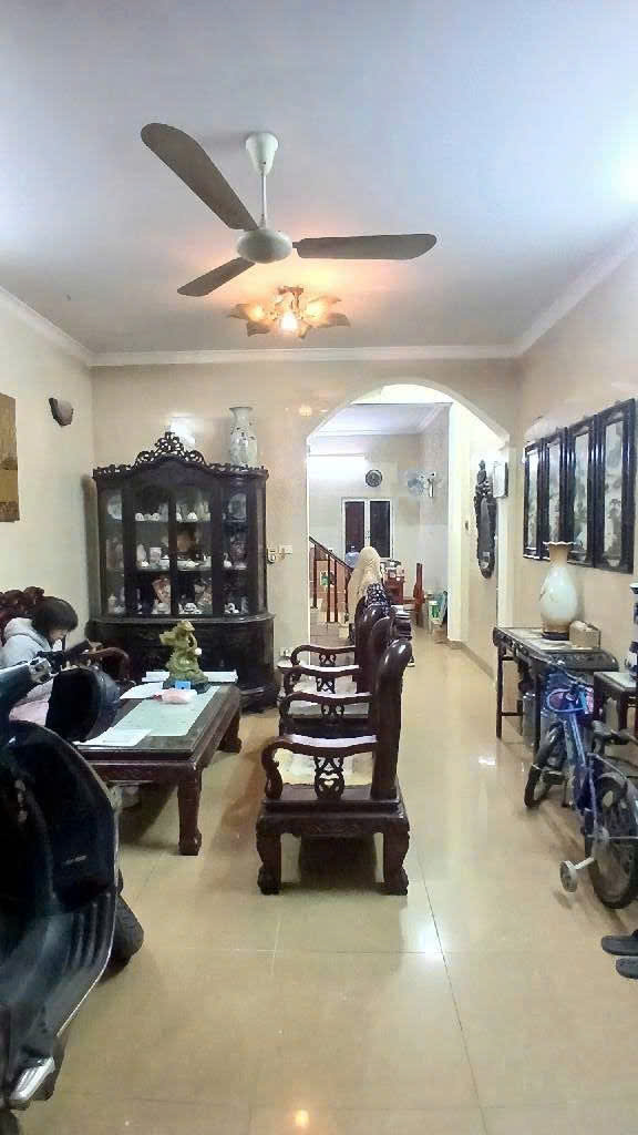 Cần bán Nhà mặt tiền đường Minh Khai, Phường Mai Động, Diện tích 46m², Giá 17.9 Tỷ 2