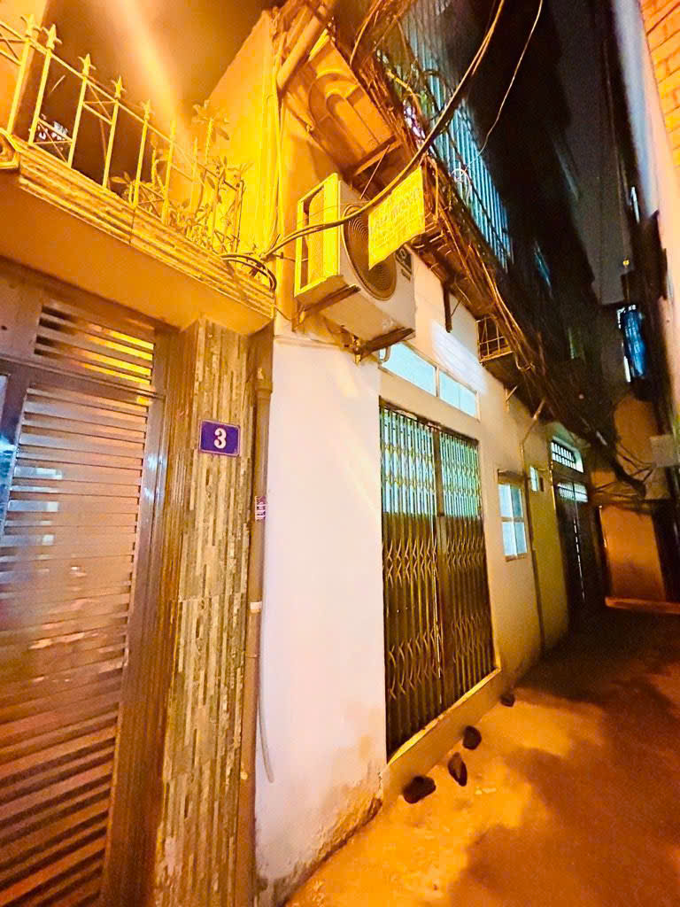 Cần bán Nhà mặt tiền đường Nguyễn Khoái, Phường Thanh Trì, Diện tích 40m², Giá 8 Tỷ 5