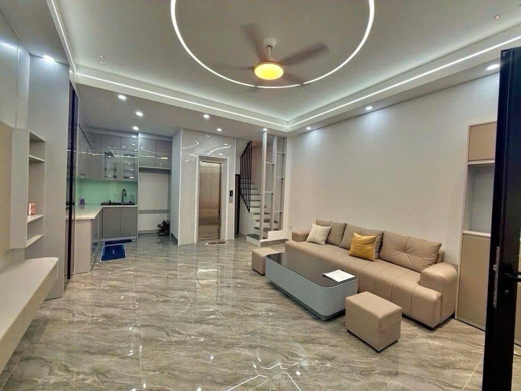 Cần bán Nhà mặt tiền đường Giải Phóng, Phường Hoàng Liệt, Diện tích 42m², Giá 9.5 Tỷ