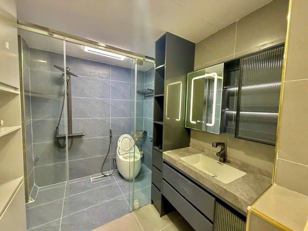 Cần bán Nhà mặt tiền đường Giải Phóng, Phường Hoàng Liệt, Diện tích 42m², Giá 9.5 Tỷ 2