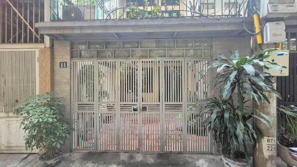 Cần bán Nhà mặt tiền đường Giải Phóng, Phường Phương Liệt, Diện tích 72m², Giá 22.8 Tỷ 2