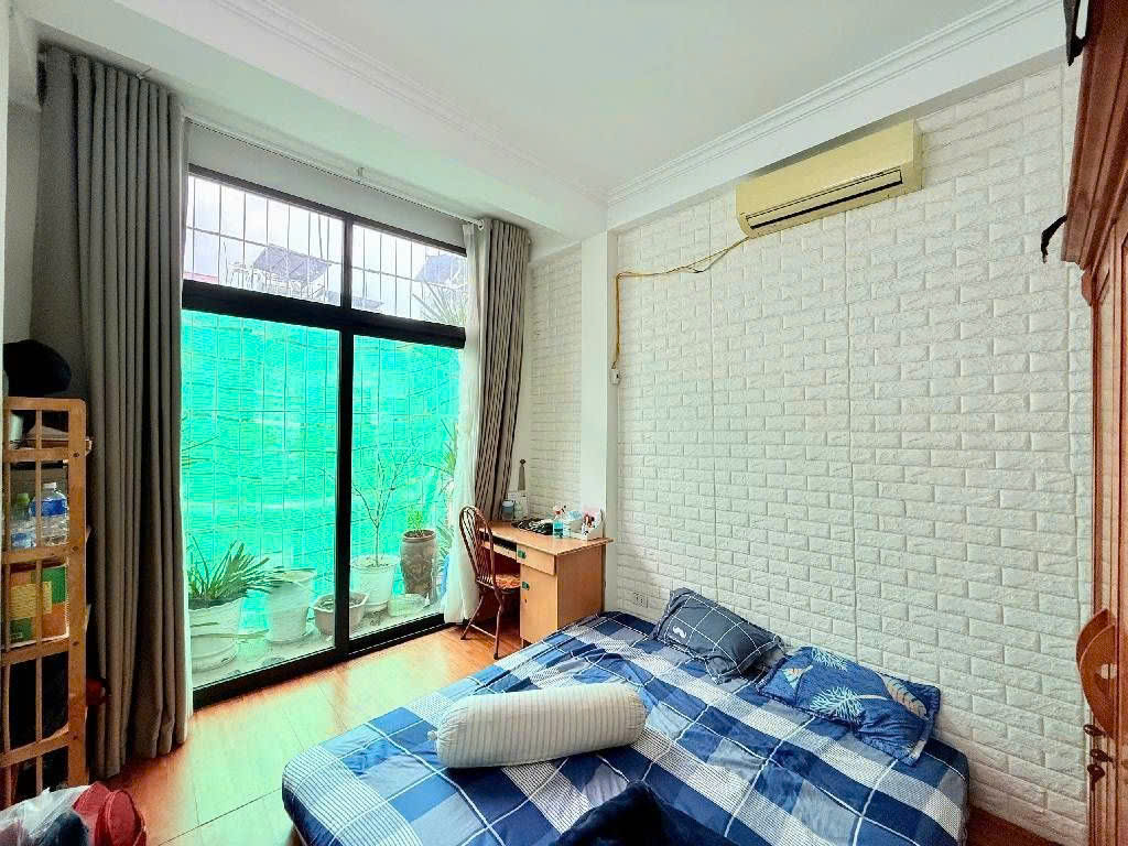 Cần bán Nhà mặt tiền đường Yên Lạc, Phường Vĩnh Tuy, Diện tích 55m², Giá 20 Tỷ