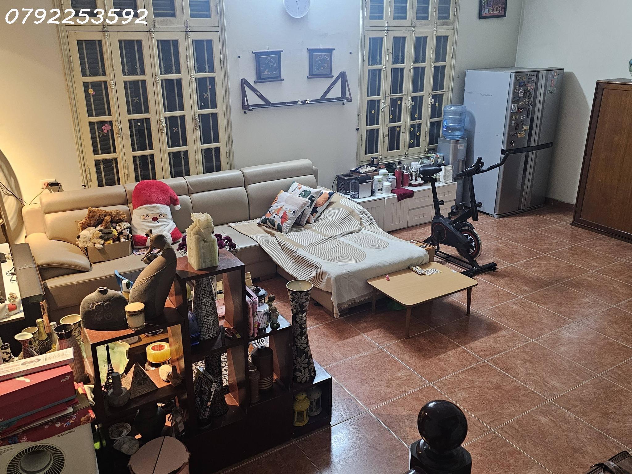 Bán Nhà. Giáp Nhất. Thanh Xuân. Diện Tích. 176m x4 tầng. Mặt tiền 7m.Giá bán 36 tỷ 4