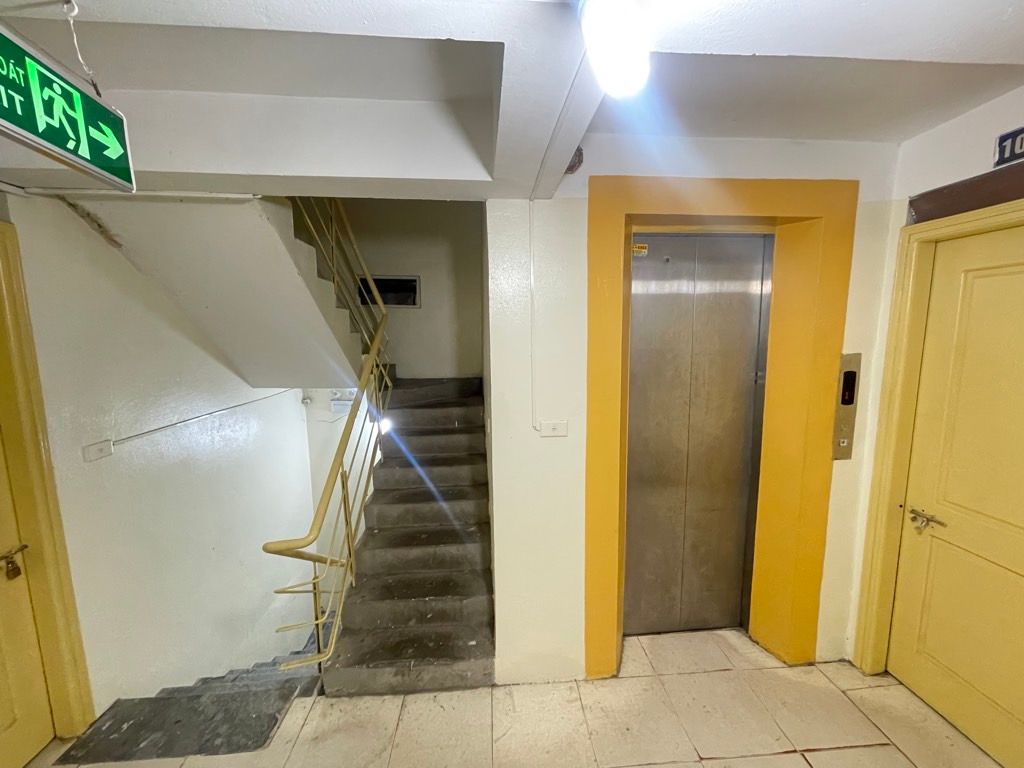 Chung cư MINI 9 tâng 40 phòng thang máy,PCCC, doanh thu 800 tr/năm. Lô góc, luôn full phòng 5