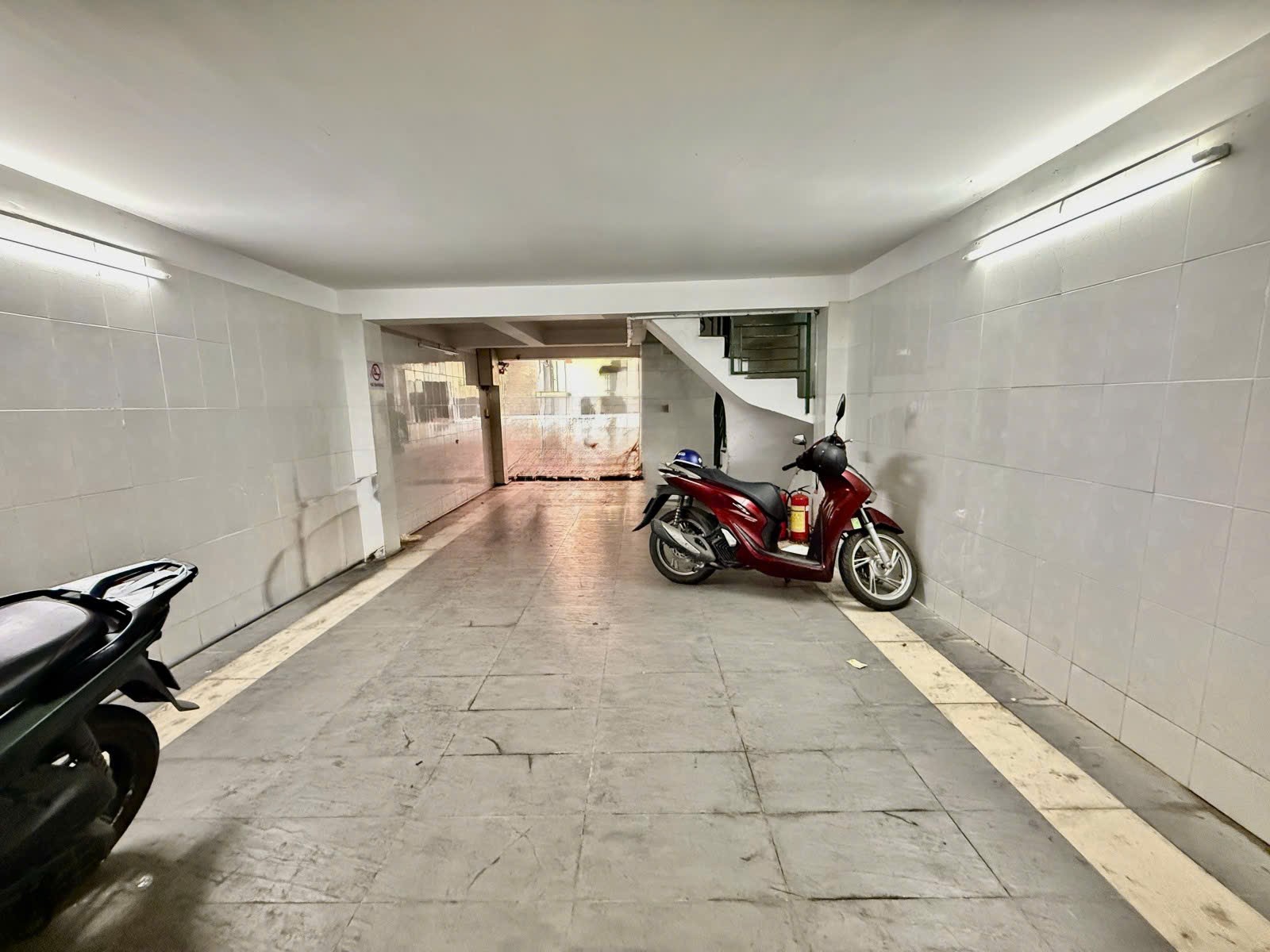 HÀNG HIẾM CỘNG HOÀ - TOÀ NHÀ VP - HẦM + 6 TẦNG - ĐƯỜNG 10m - GIÁ 26 TỶ 2