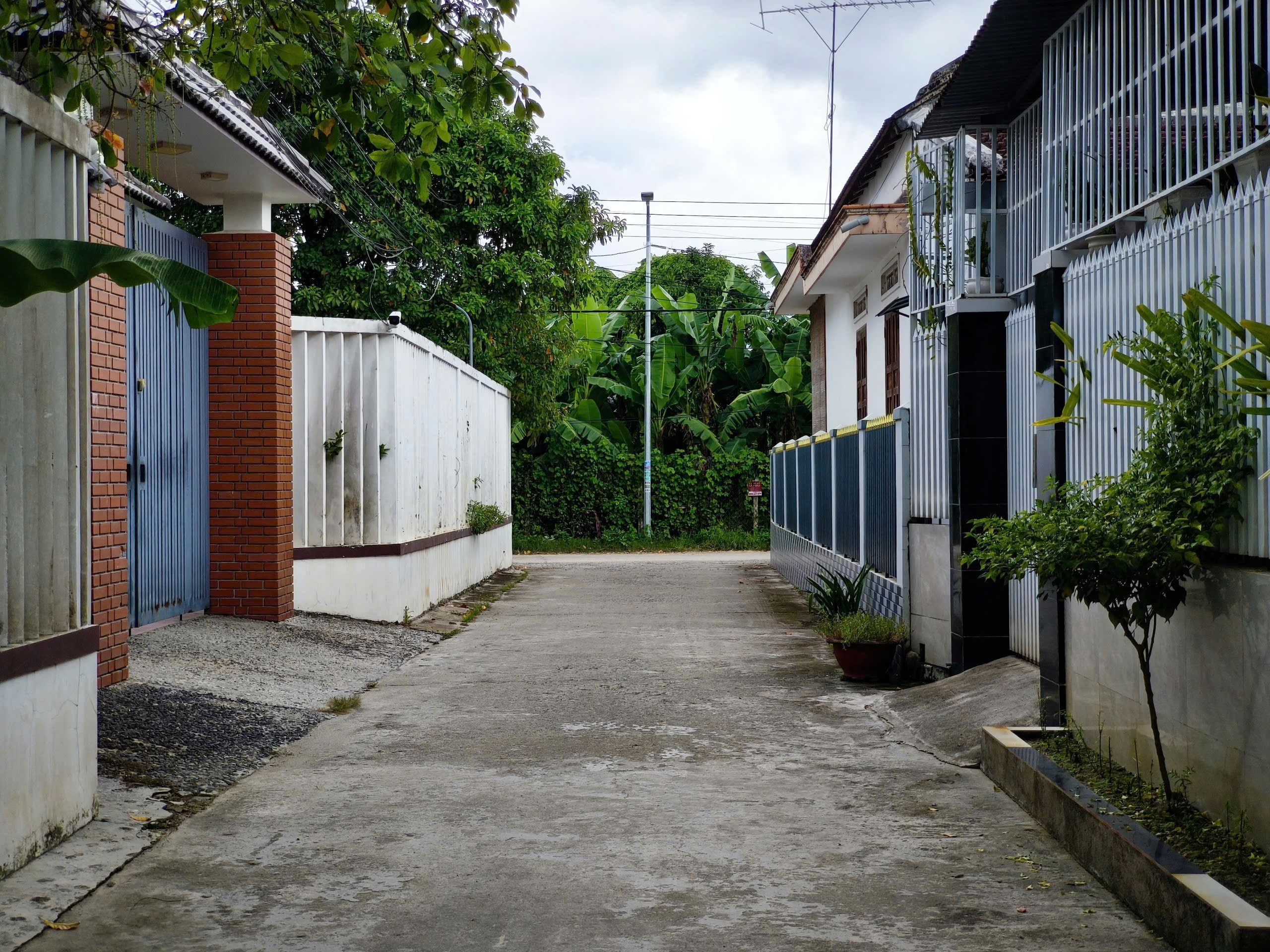 Bán đất Diên An thôn Phú Ân Nam 4 - dân cắt bán đường thông ra 23/10 - bờ kè đang thi công