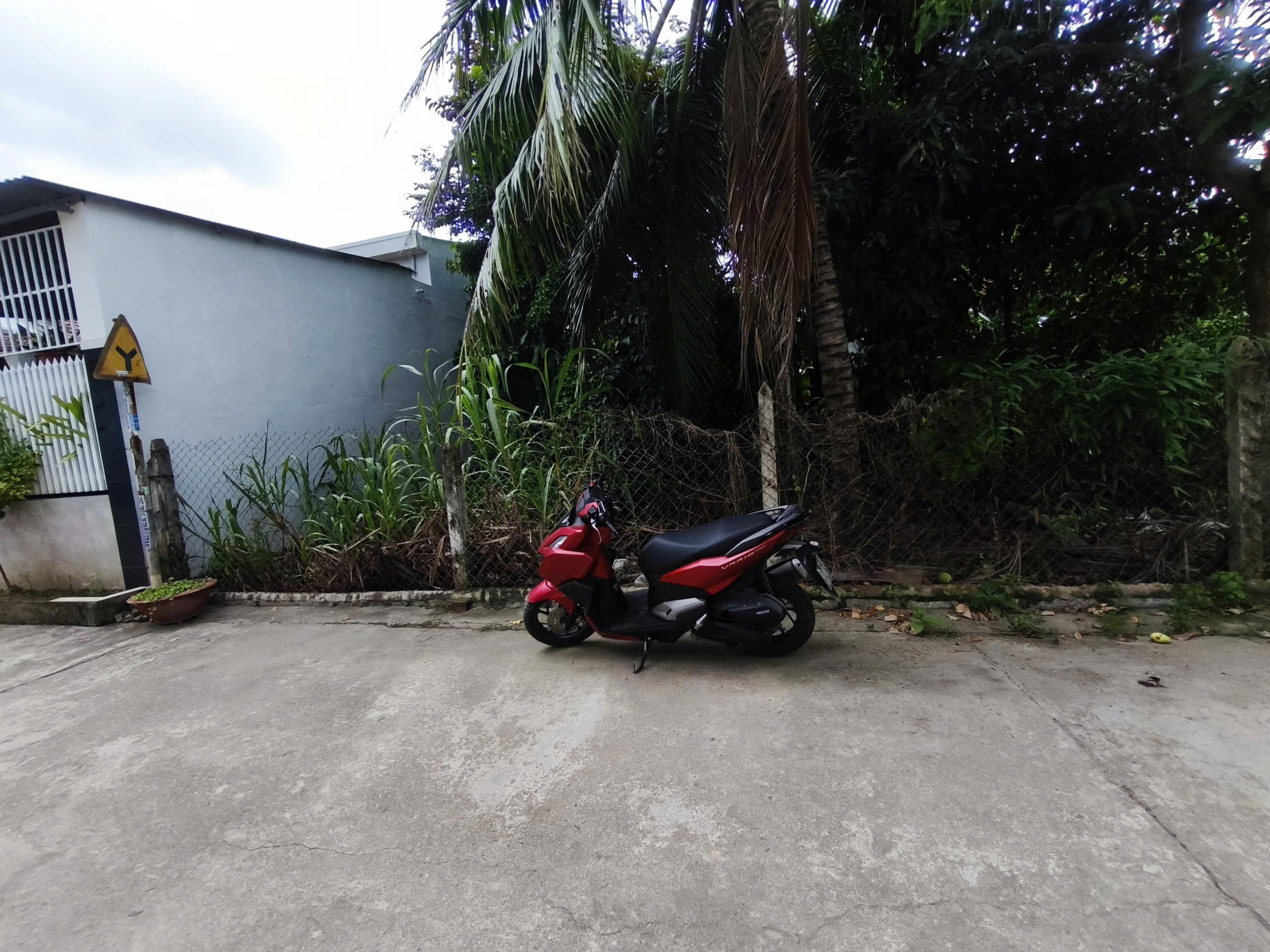 Bán đất Diên An thôn Phú Ân Nam 4 - dân cắt bán đường thông ra 23/10 - bờ kè đang thi công 2