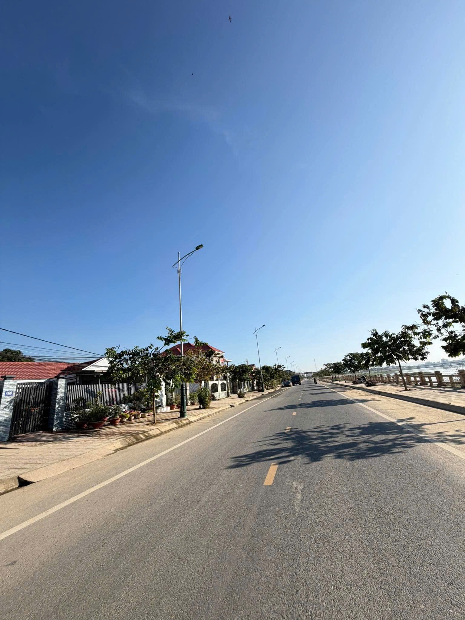 Bán đất mặt tiền đường bờ kè Trần Phú - thị trấn Diên Khánh view sông Cái