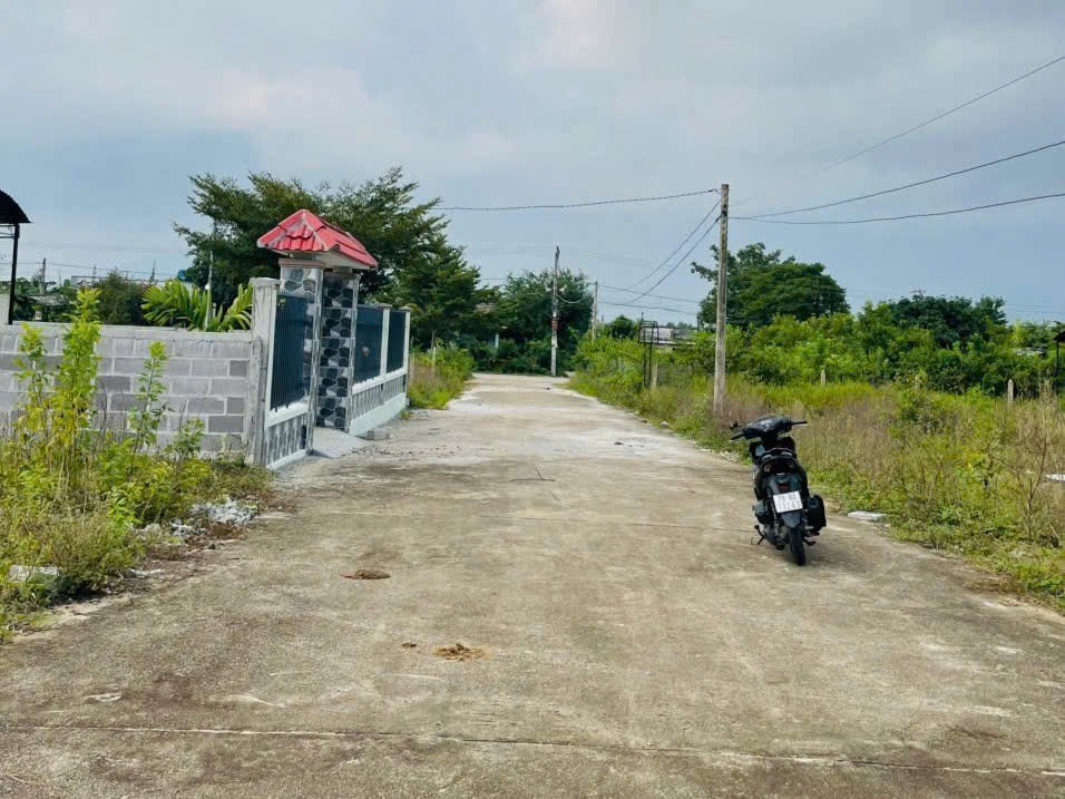 Bán đất Đất Suối Tiên giá rẻ full thổ cư đường rộng 7m oto tránh nhau thoải mái 2