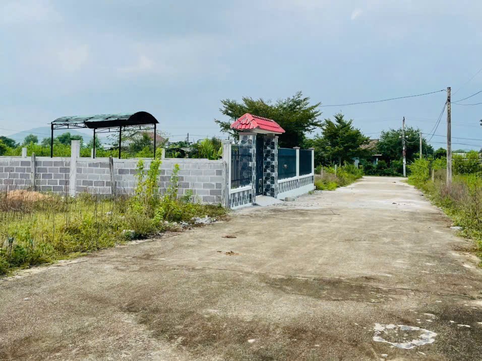 Bán đất Đất Suối Tiên giá rẻ full thổ cư đường rộng 7m oto tránh nhau thoải mái 4
