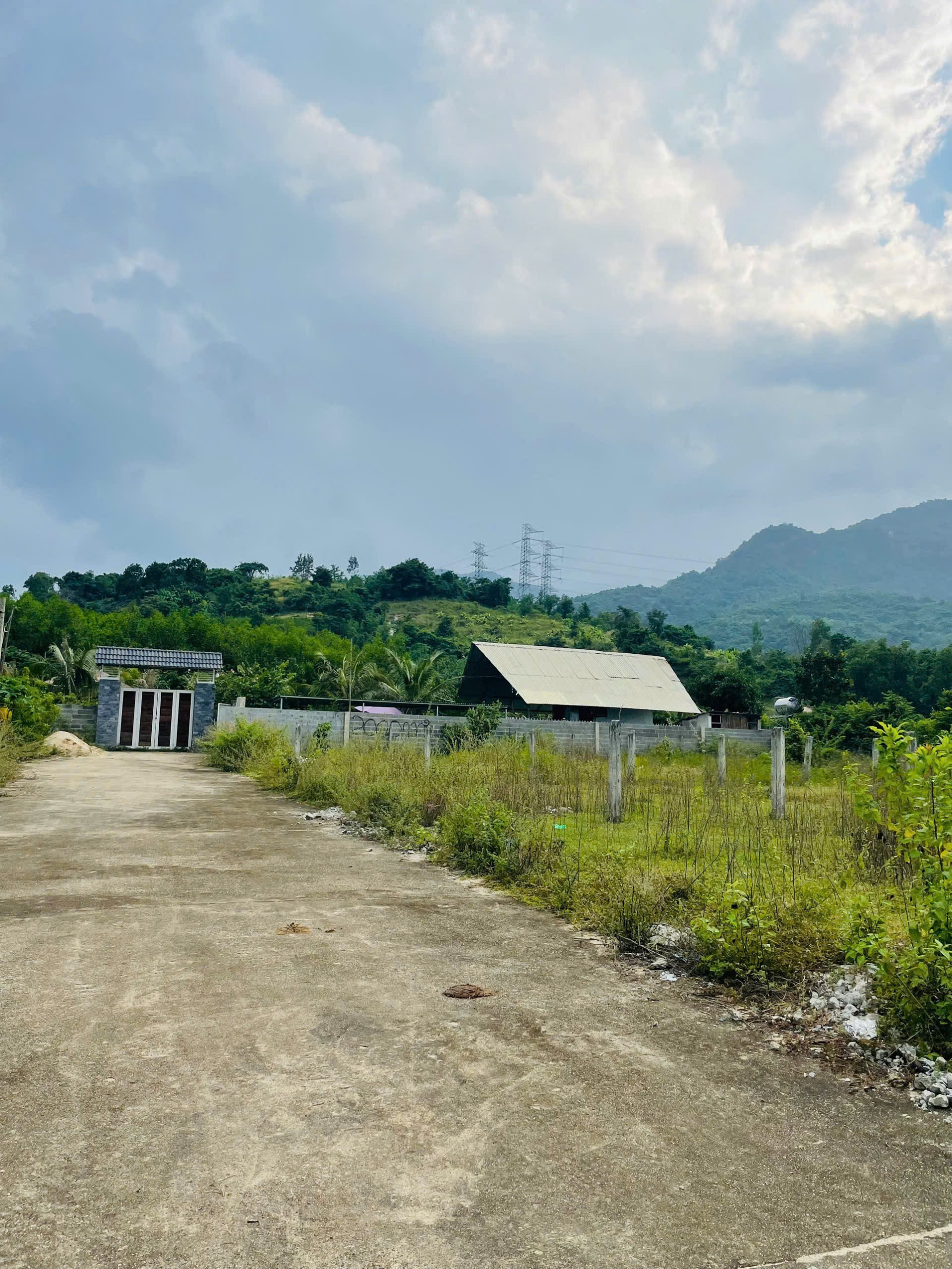 Bán đất Đất Suối Tiên giá rẻ full thổ cư đường rộng 7m oto tránh nhau thoải mái 6