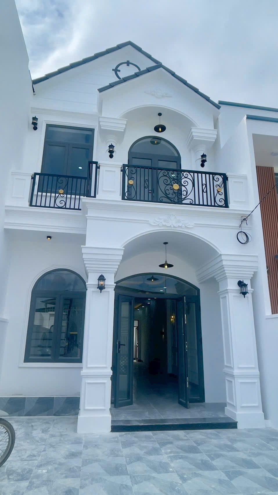 Bán nhà Diên Sơn full thổ cư mới xây 2 tầng mặt đường Xóm Gò 7 cách chợ bán kính chỉ 500m