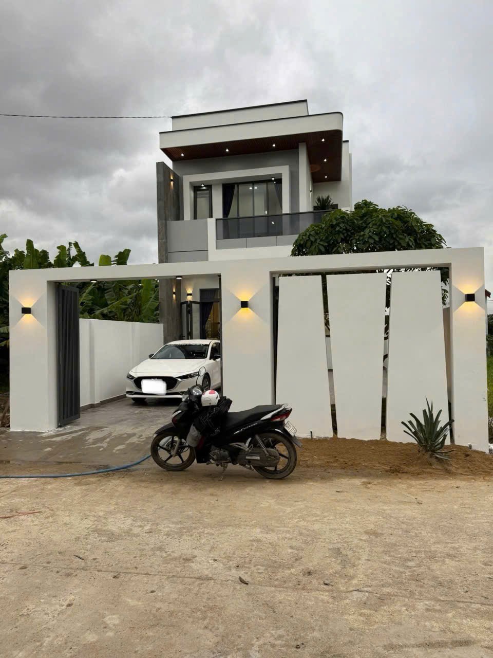 Bán nhà Diên Sơn mới xây full thổ sau nhà thờ Cây Vông tặng nội thất xịn - đường 8m thông