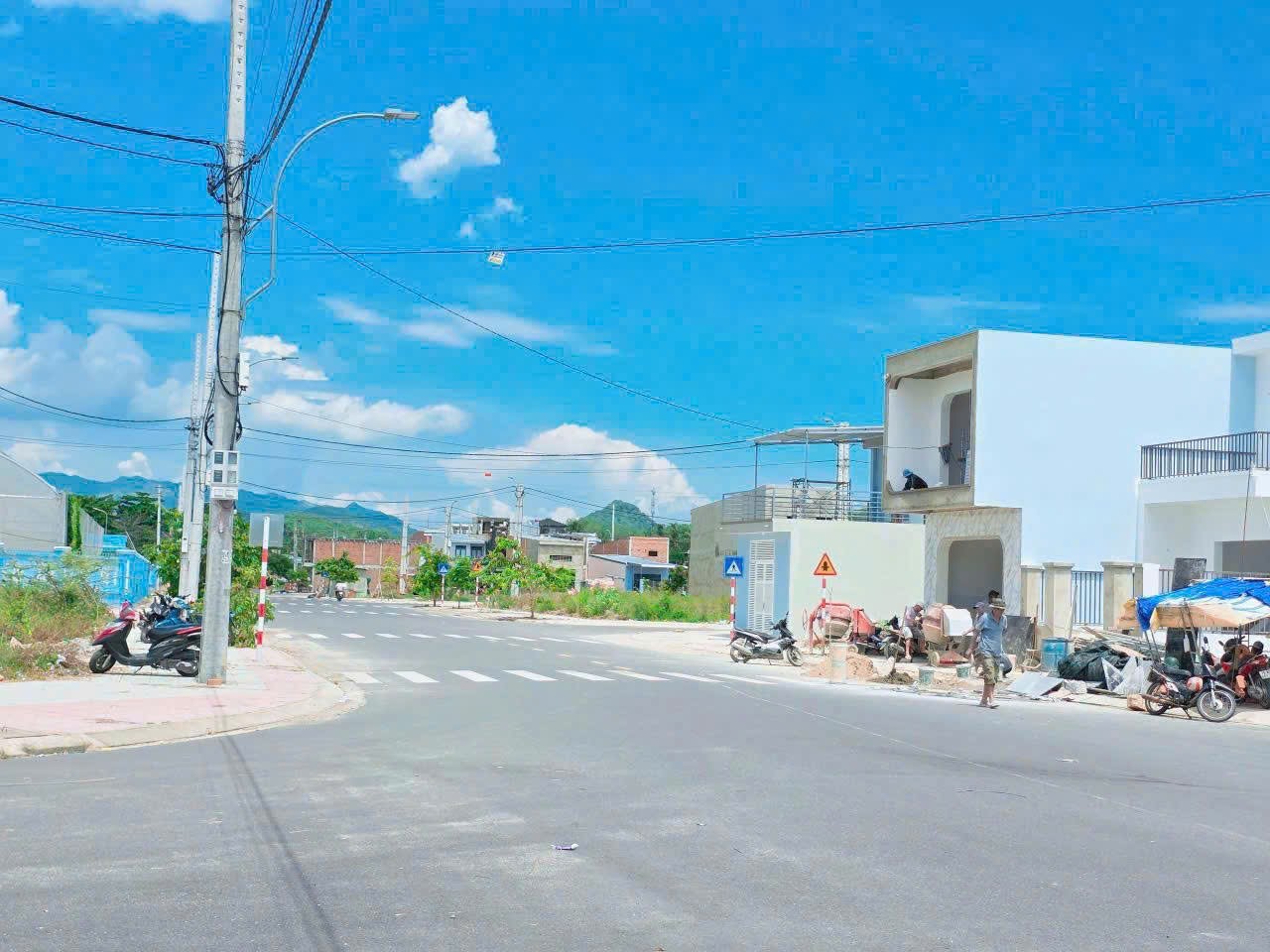 Bán đất tái định cư Ngọc Hiệp - phường Tây Nha Trang mặt tiền đường nhựa rộng 20m 2