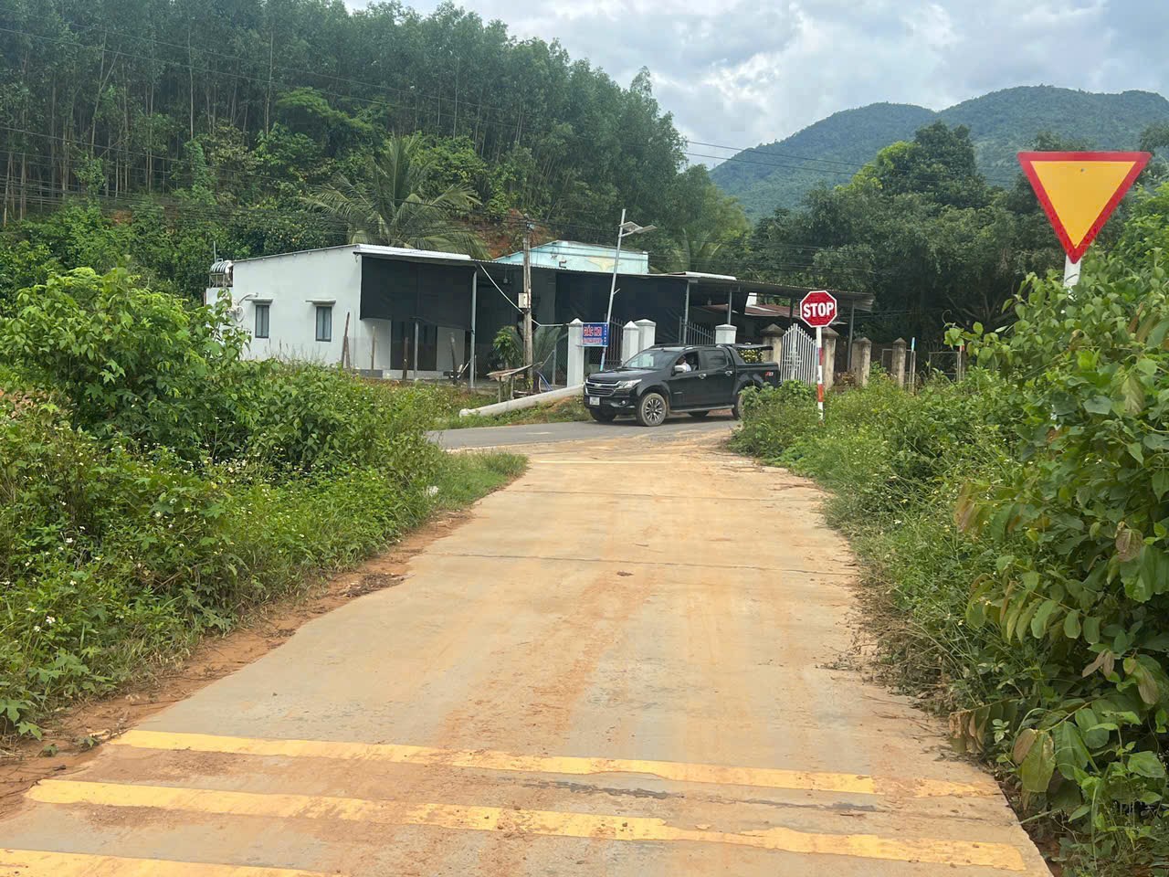 Bán đất Khánh Đông giá rẻ có thổ cư đường thông sát bên Tỉnh Lộ 8 3