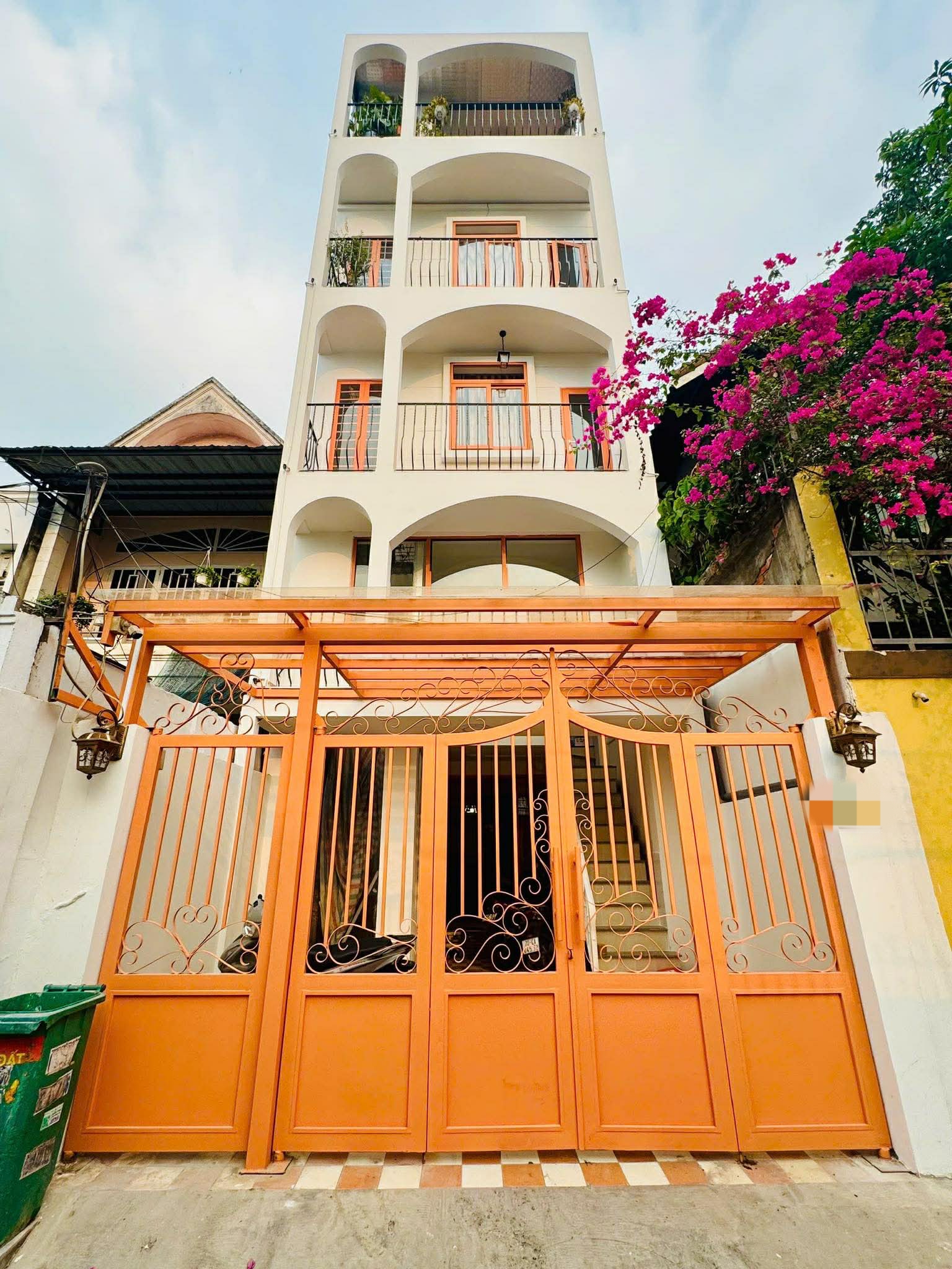 HIẾM! NHÀ 4 TẦNG THẢO ĐIỀN - 13 CHDV - 98m2 NỞ HẬU - THANG MÁY - DOANH THU 70TR/THÁNG