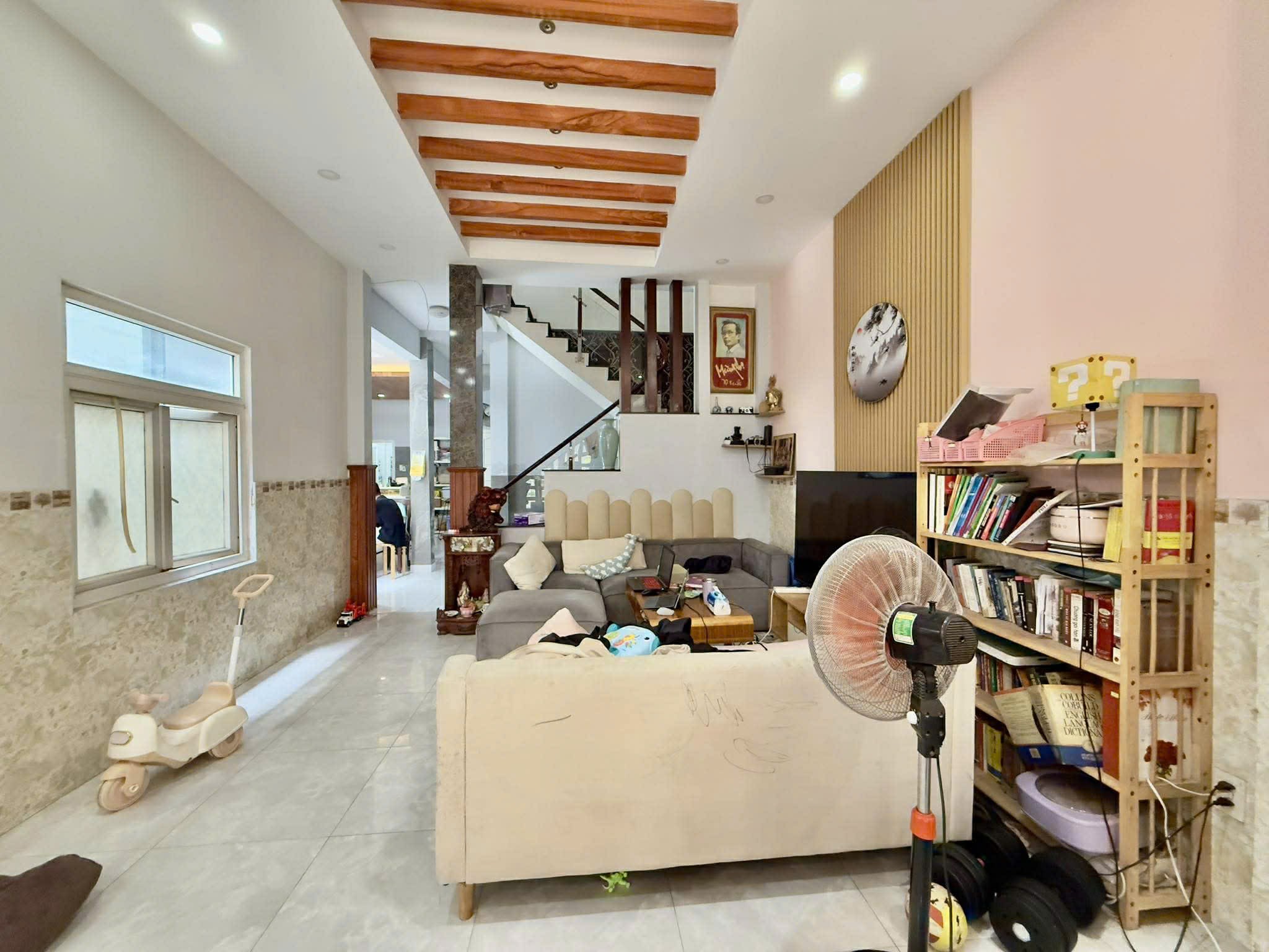 VILLA ĐƯỜNG XE TẢI CẠNH NHÀ GA T3 - 3 TẦNG 140m2 (7×20) VUÔNG VỨC 13