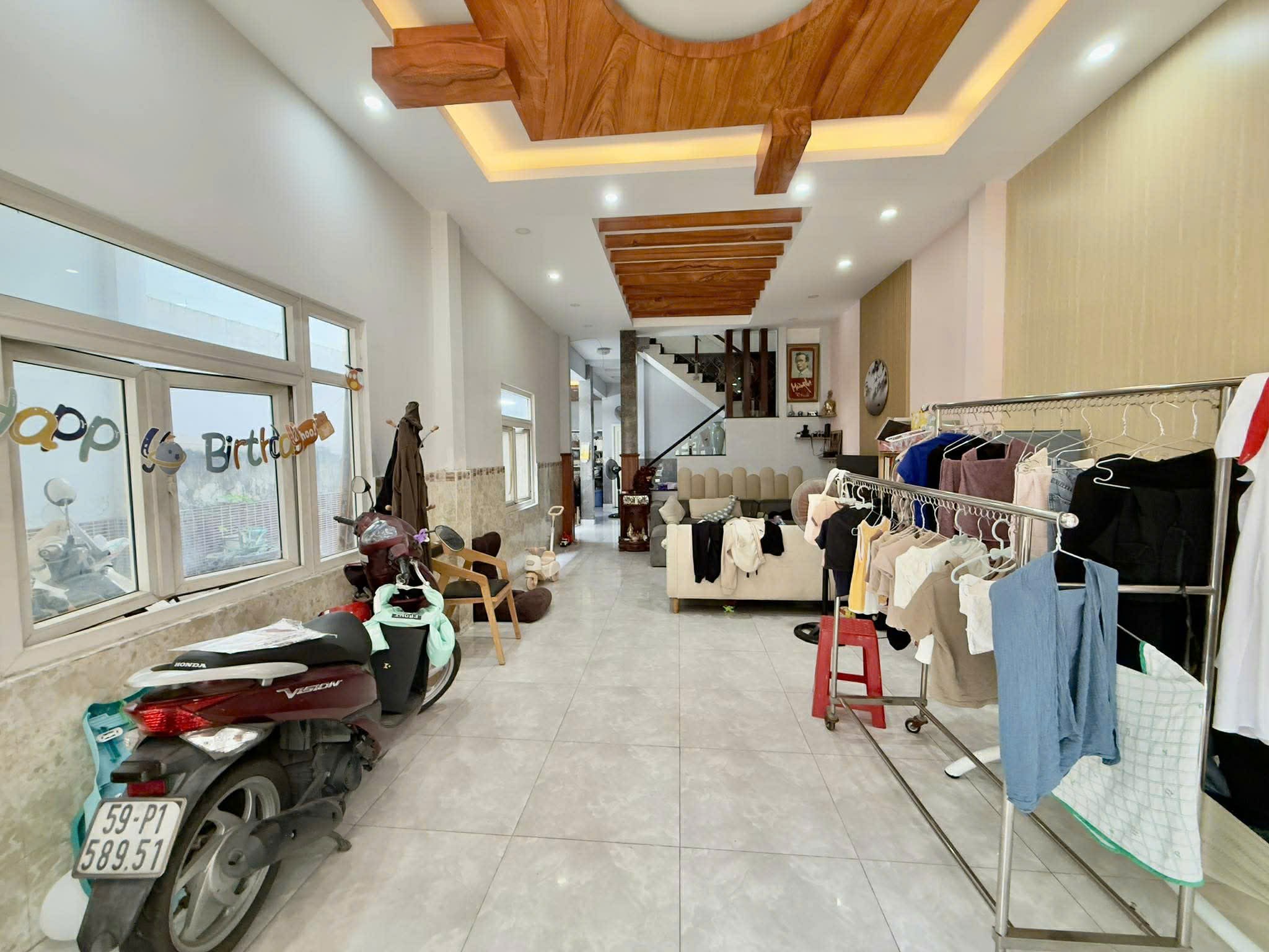 VILLA ĐƯỜNG XE TẢI CẠNH NHÀ GA T3 - 3 TẦNG 140m2 (7×20) VUÔNG VỨC 6