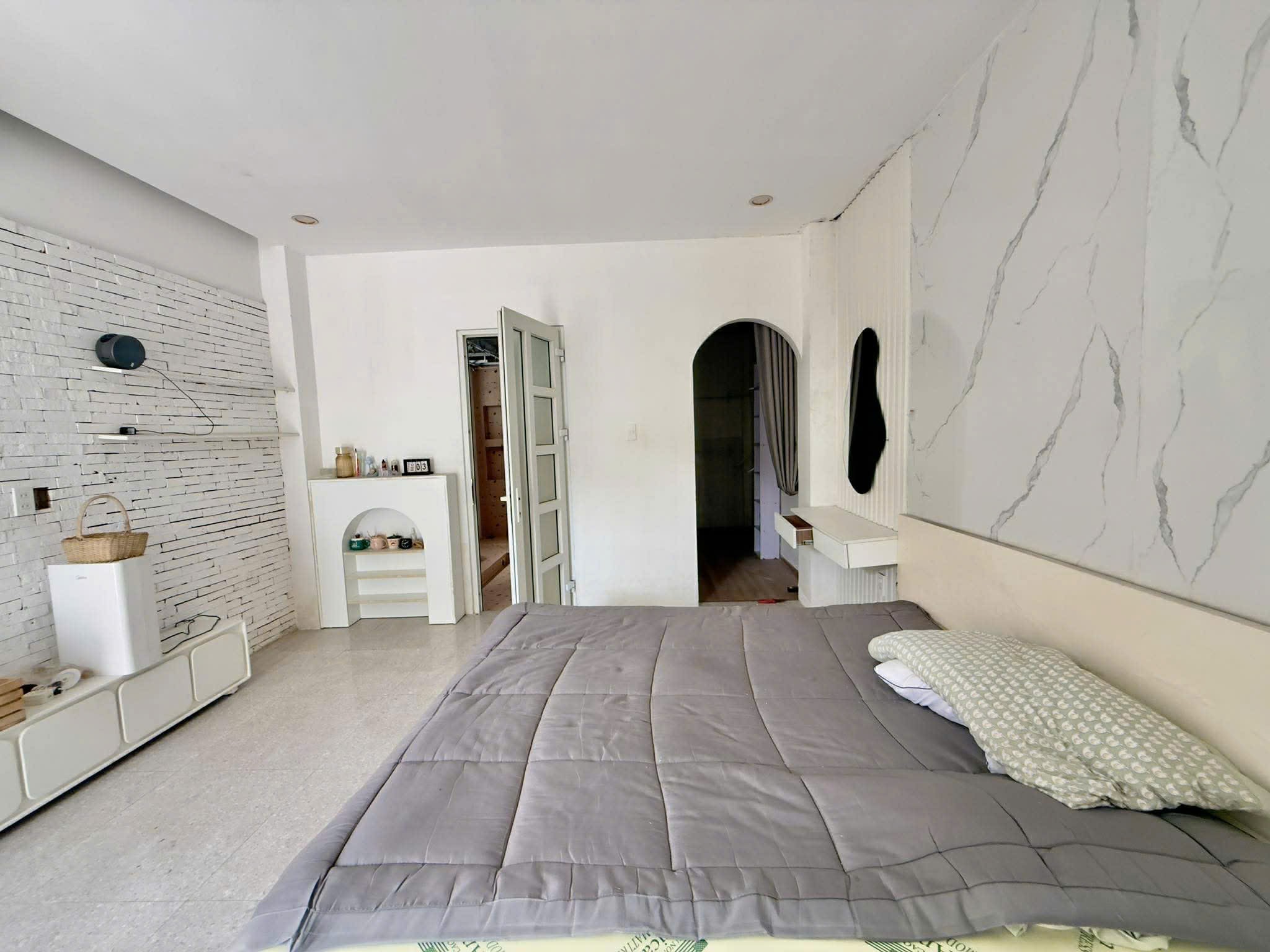 VILLA ĐƯỜNG XE TẢI CẠNH NHÀ GA T3 - 3 TẦNG 140m2 (7×20) VUÔNG VỨC 12