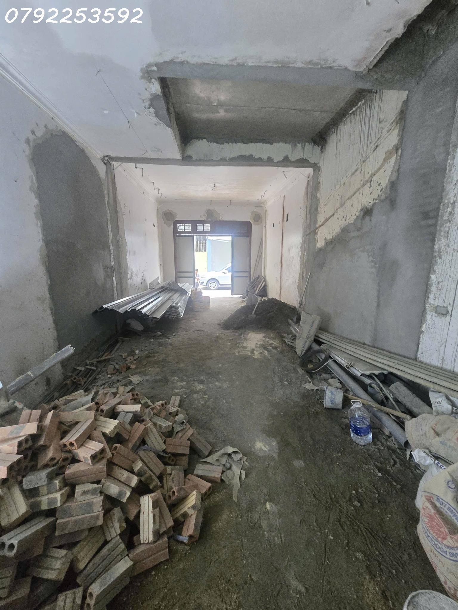 Bán Nhà Khuất Duy Tiến. Thanh Xuân. Diện Tích 65-71m. x5 tầng. Mặt tiền 4.5m. Giá Bán 31 Tỷ.