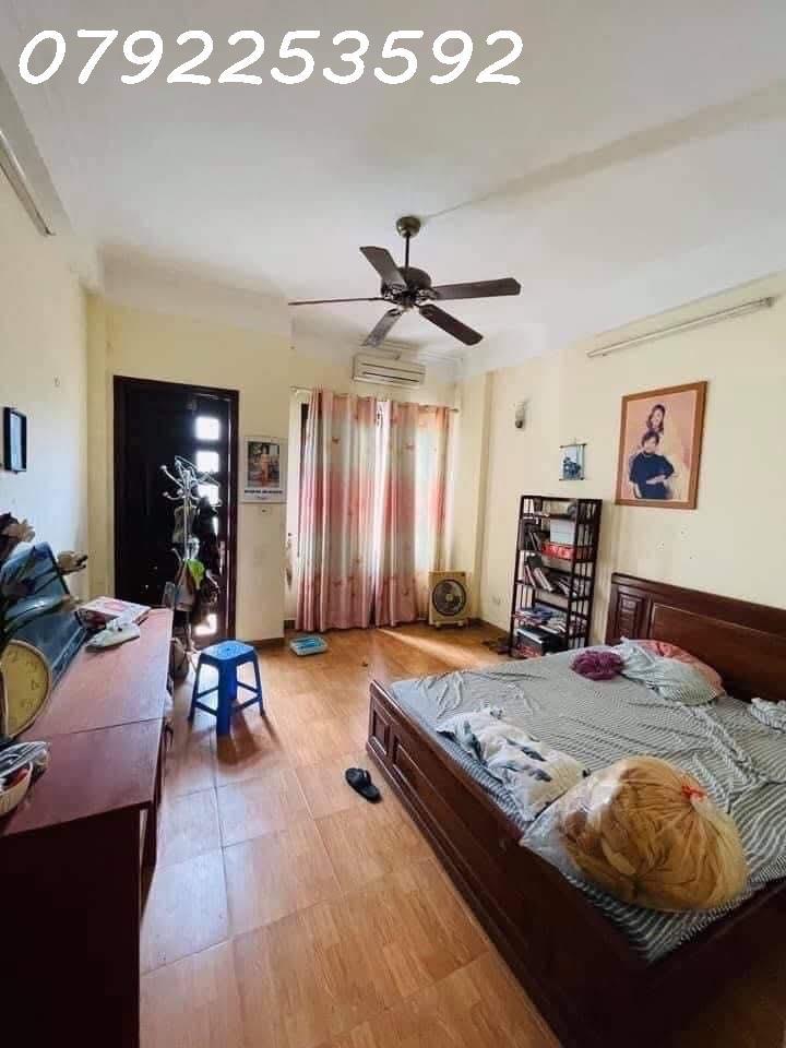 Bán Nhà. Khương Đình . Thanh Xuân 80m x 3T x Mặt tiền 4.3m . Giá 14,5 tỷ 2