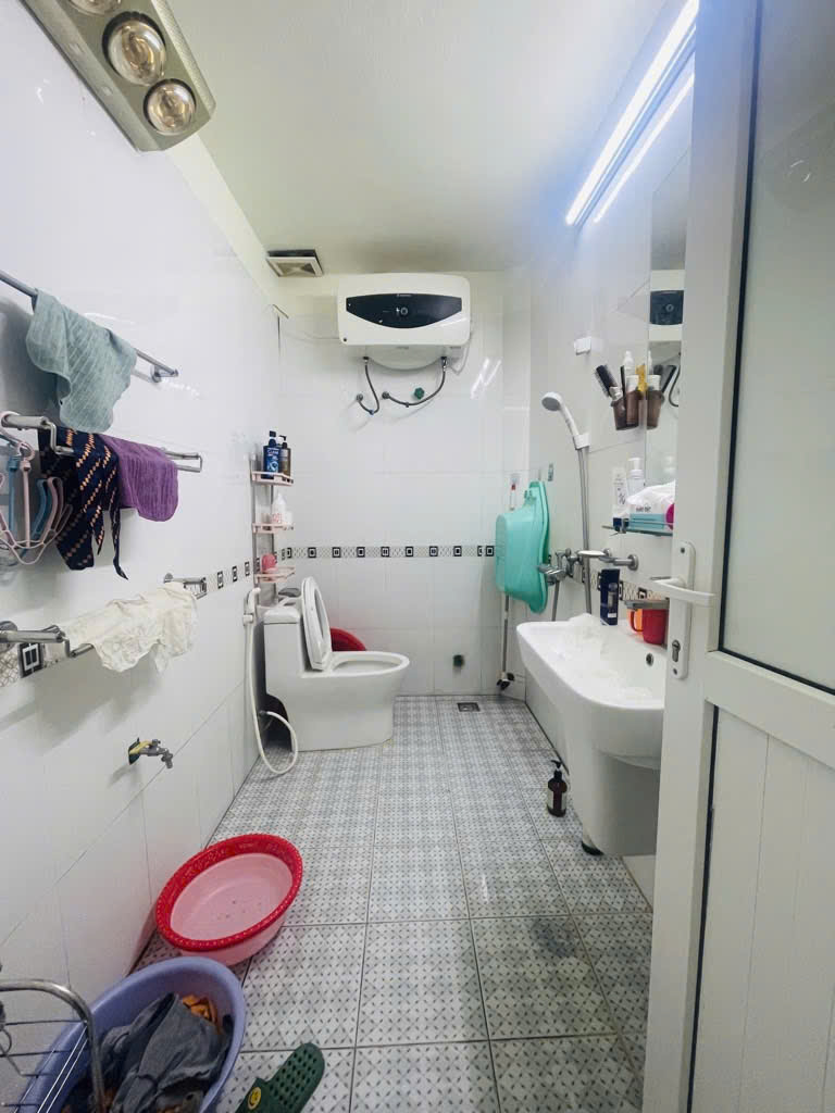 Chị Bình bán nhà ngõ 908 Kim Giang ô tô tránh cạnh KĐT Linh Đàm 66m2 chỉ 9.x tỷ. LH 0989626116 3