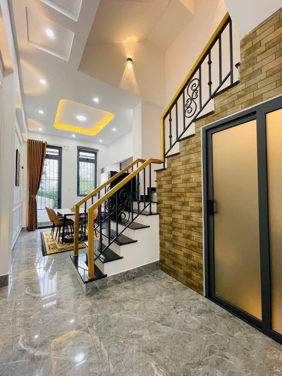 Cần Tiền Bán Gấp Nhà Đẹp Mới Xây Đường Lý Nam Đế, P. Xuân Hương - Đà Lạt Giá 4 Tỷ 2