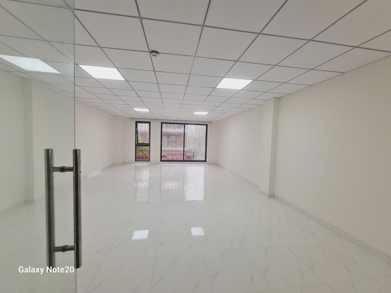 Cho thuê văn phòng mặt tiền Bùi Thiện Ngộ – 190m² – giá 17 triệu/tháng 3