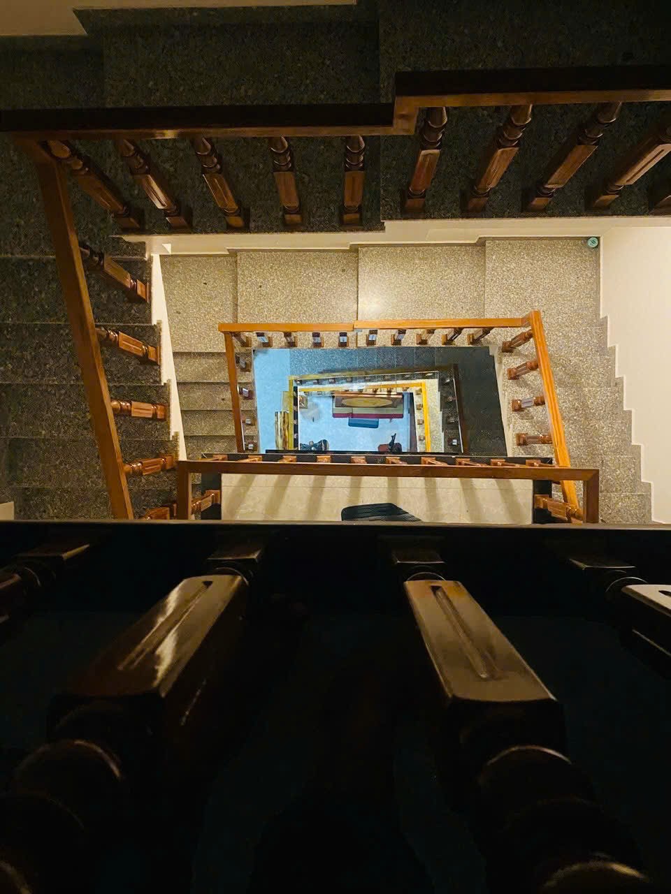 Bán nhà 5 tầng mặt tiền Trường Sơn – gần biển Hoàng Diệu, giá 8.5 tỷ 2