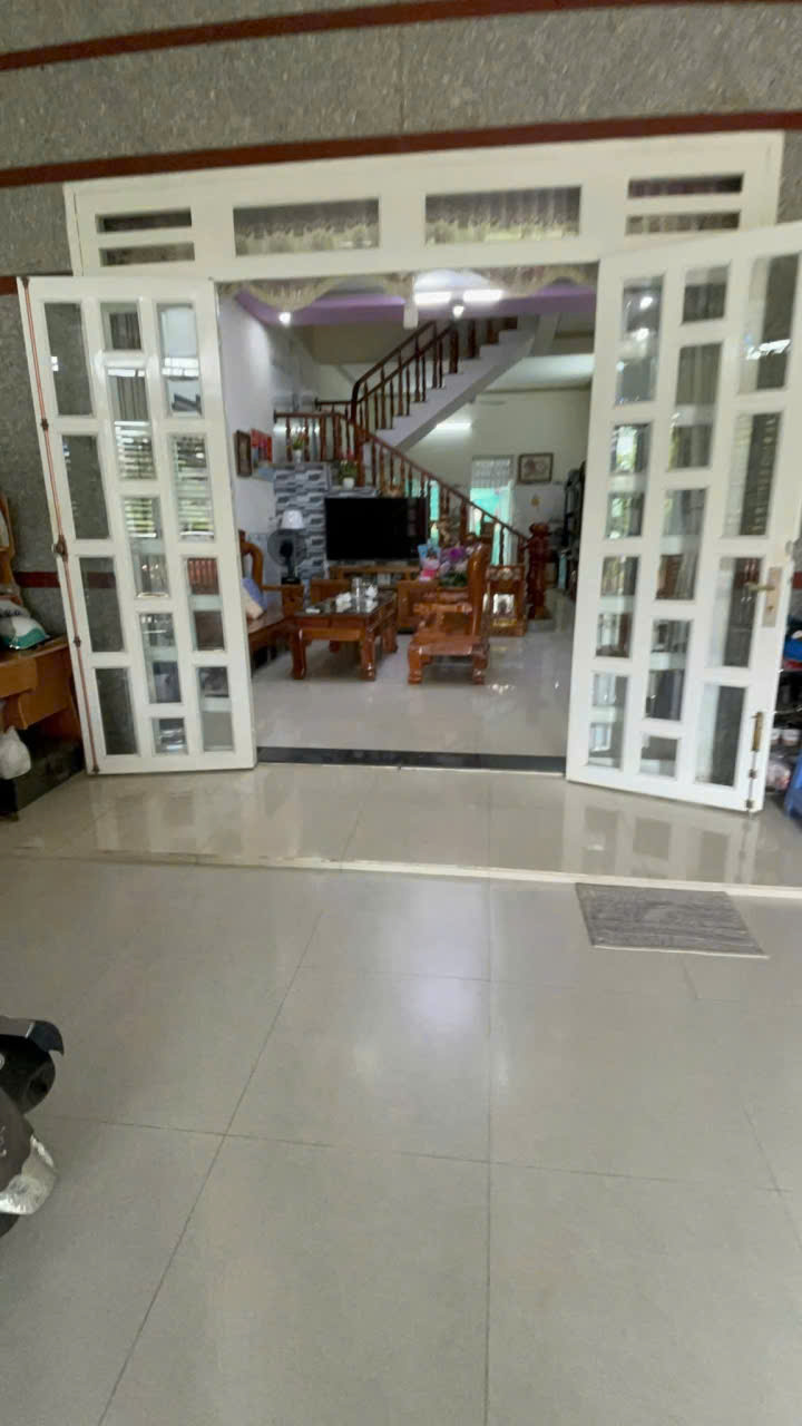 Bán Nhà Phố 2 tầng Full nội thất TT Phú Mỹ