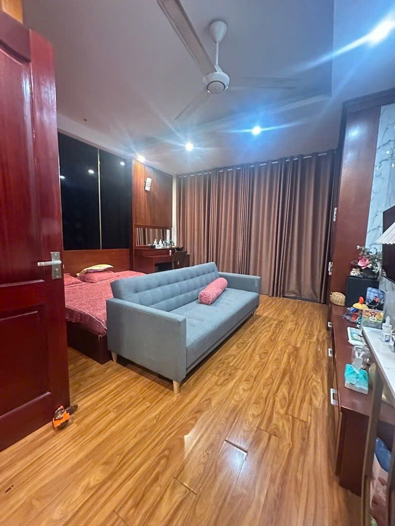 Chú Tú bán nhà mặt phố Ngọc Hồi sầm uất gần Ga Ngọc Hồi 70m2 chỉ 14.x tỷ. LH 0989626116 3