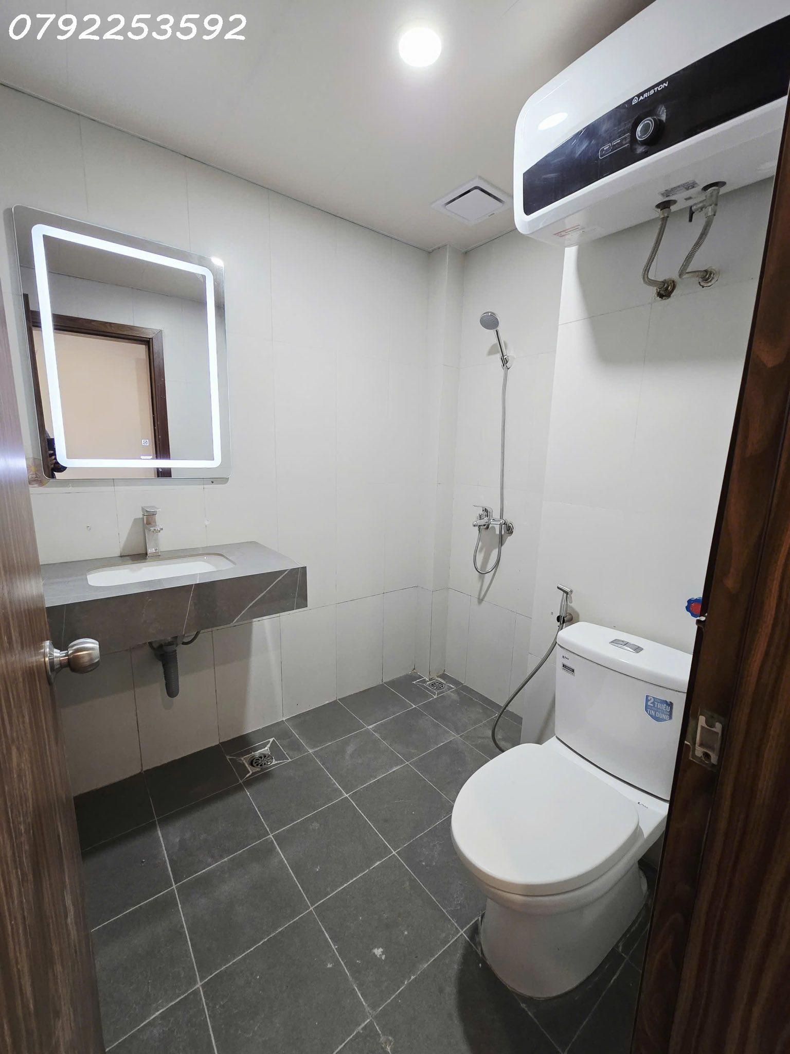 Bán Nhà Nguyễn Ngọc Vũ. Cầu Giấy. Diện tích 92m2. x7 tầng. Mặt tiền 7.2m2. Giá bán 27 tỷ 5