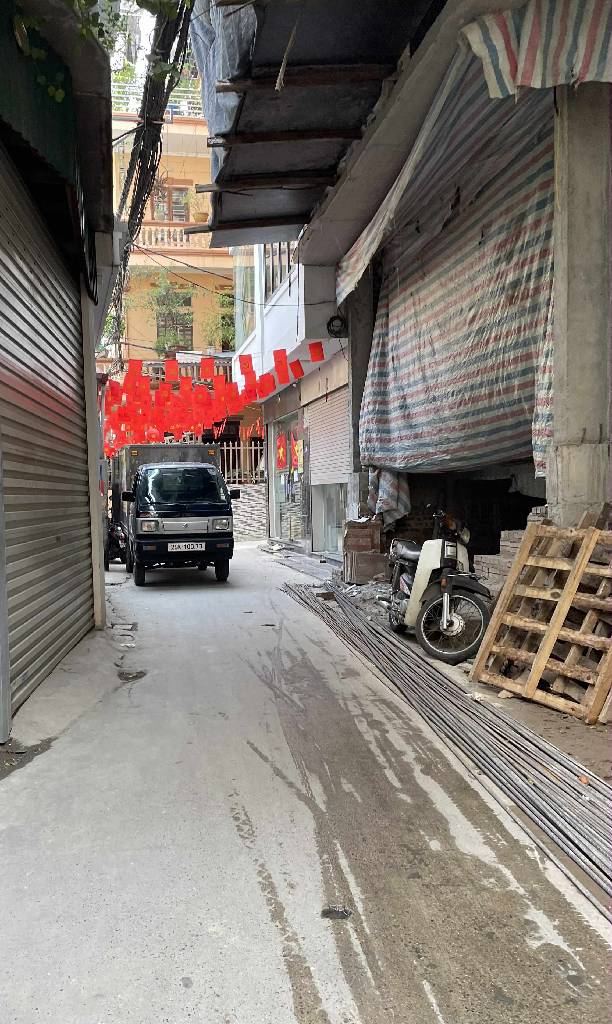 Bán gấp nhà Hồ Tùng Mậu – mặt tiền siêu rộng – 30m ra phố – một nhà ra ô tô – sát nhà ga tầu điện