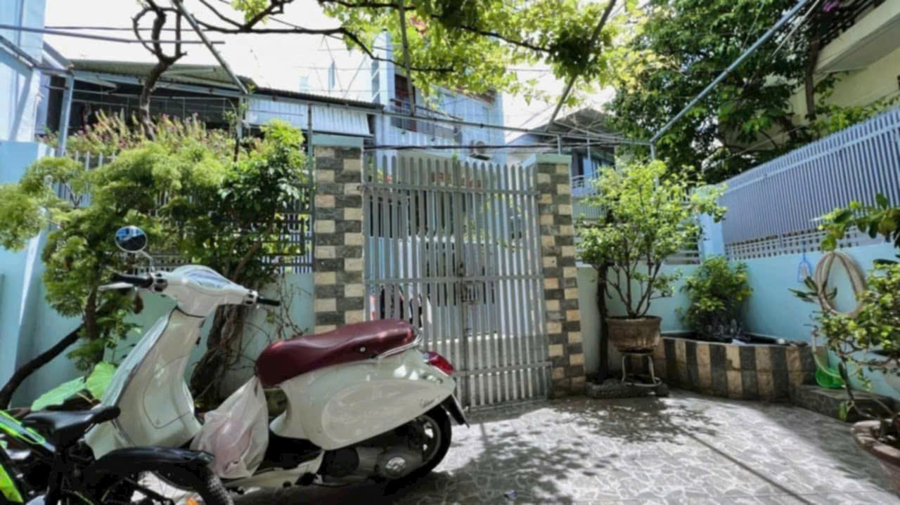 Chủ bán gấp nhà 2 tầng Âu Cơ – ngang 6,47m – đường 5m ô tô 2