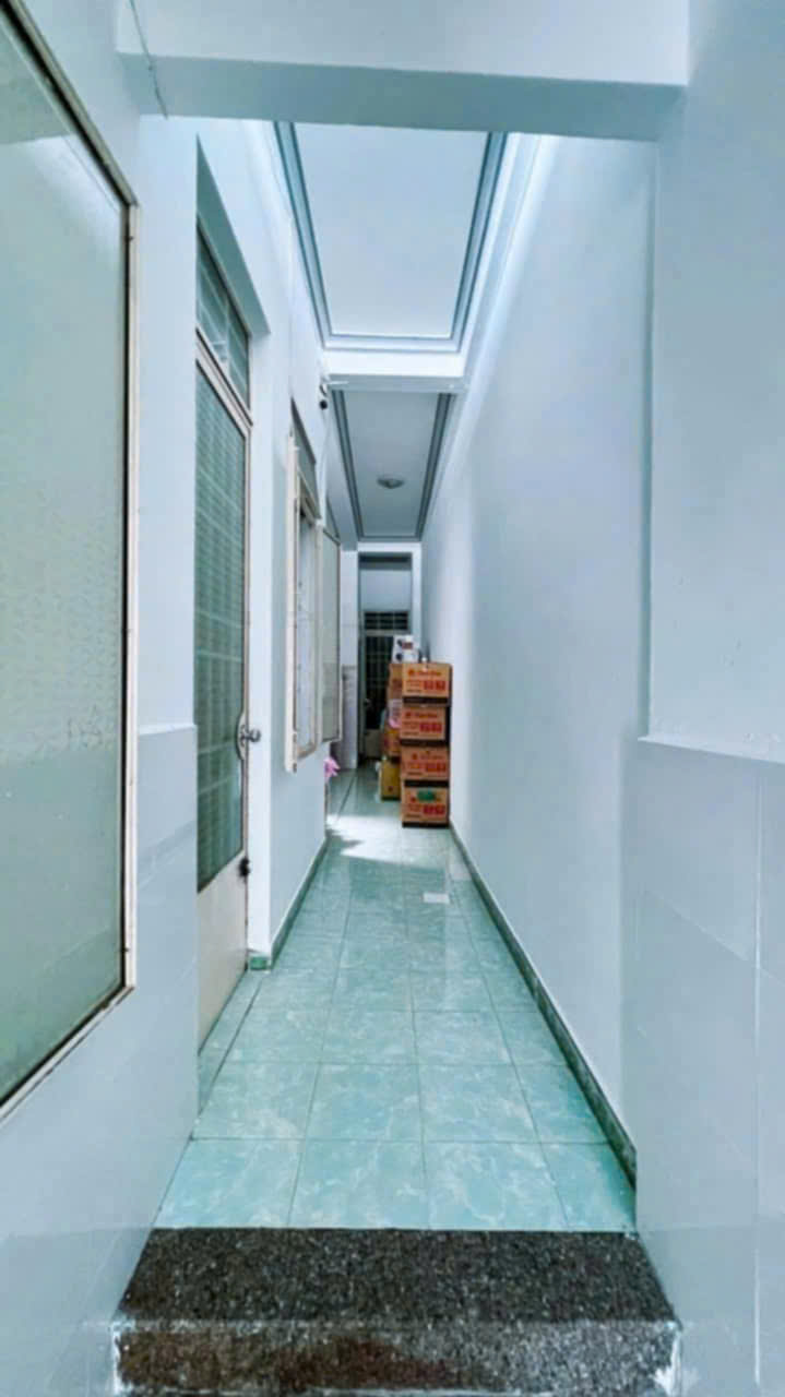 Chủ bán gấp nhà 2 tầng Âu Cơ – ngang 6,47m – đường 5m ô tô 4