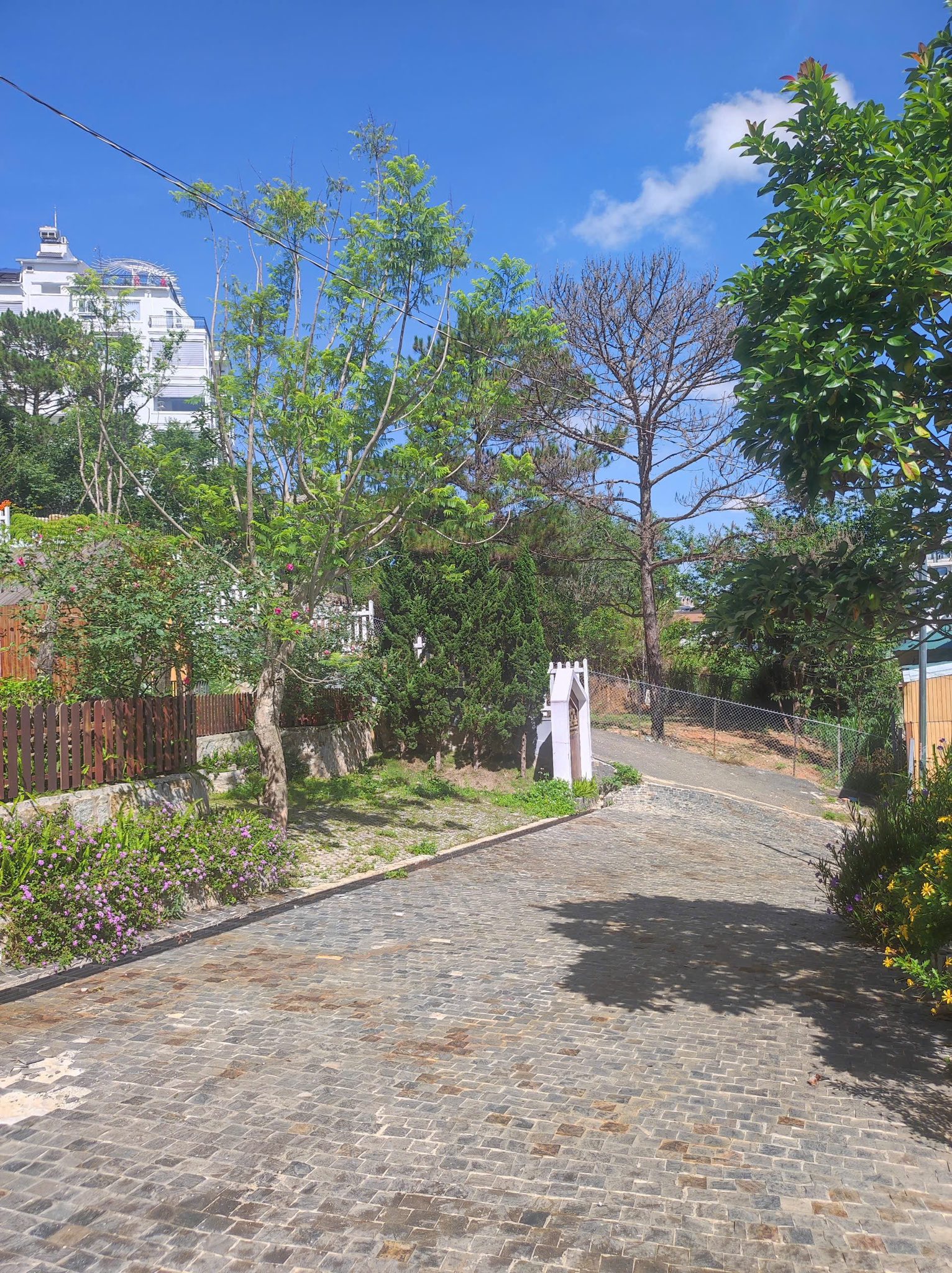 Giảm Giá Bán Gấp Lô Đất Biệt Thự Nam Hồ – Đà Lạt Giá 7.2 Tỷ Còn 6.3 Tỷ