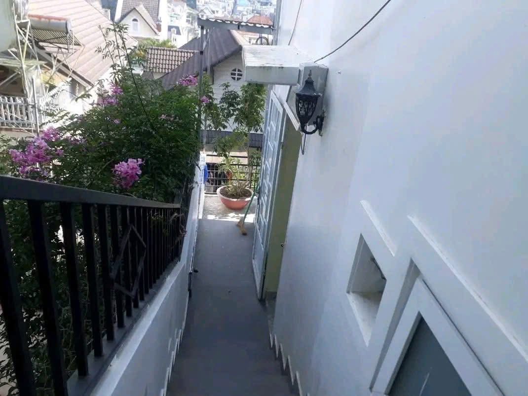 CẦN TIỀN BÁN NHÀ 2 MẶT TIỀN KQH NGÔ QUYỀN, ĐÀ LẠT  GIÁ 10,5 TỶ 5