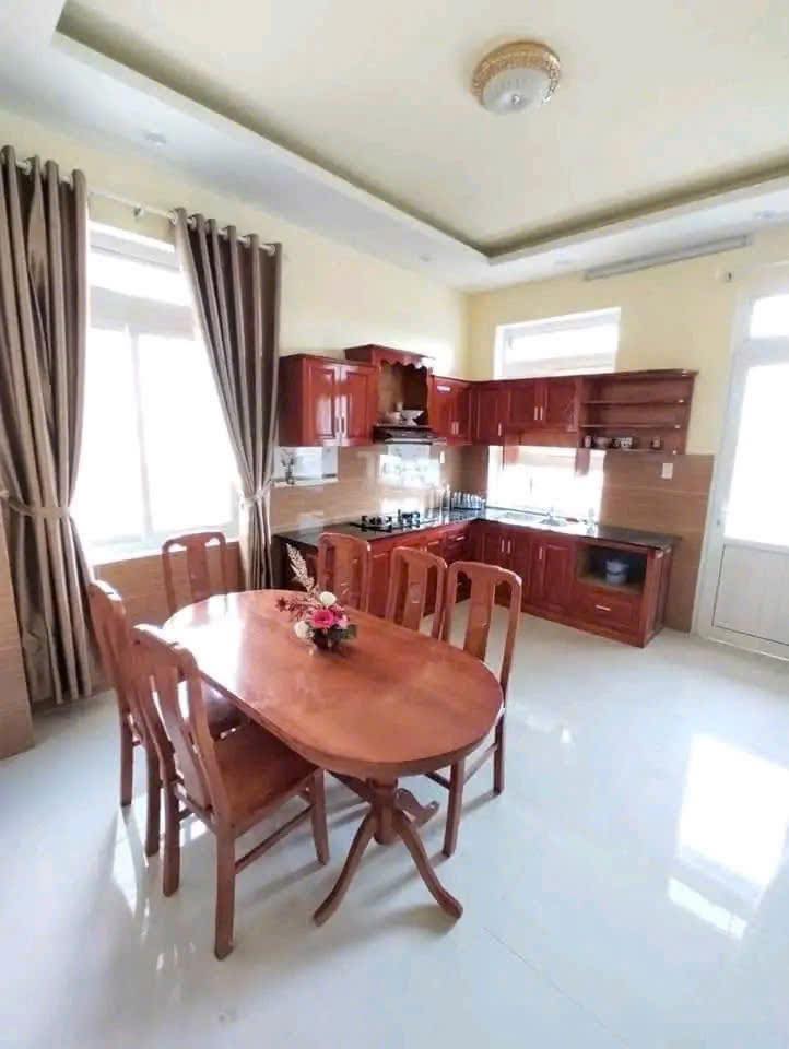 CẦN TIỀN BÁN NHÀ 2 MẶT TIỀN KQH NGÔ QUYỀN, ĐÀ LẠT  GIÁ 10,5 TỶ 2