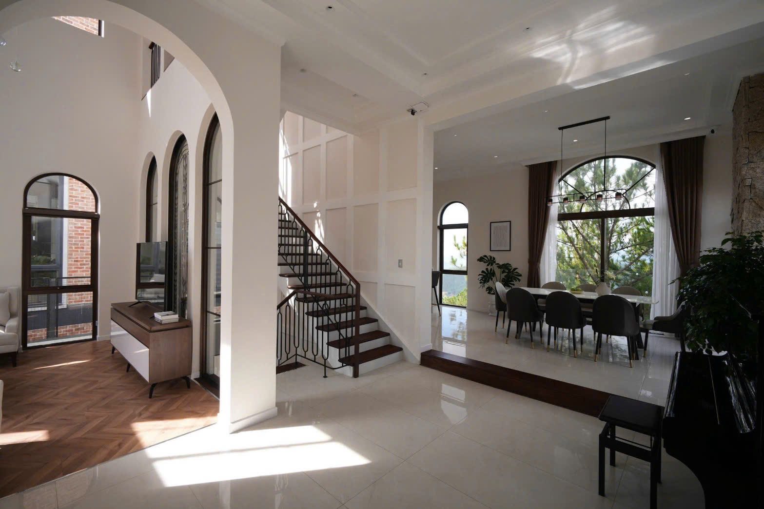 BÁN VILLA CHÂU ÂU – VIEW VĨNH VIỄN – ĐANG KHAI THÁC TỐT 2