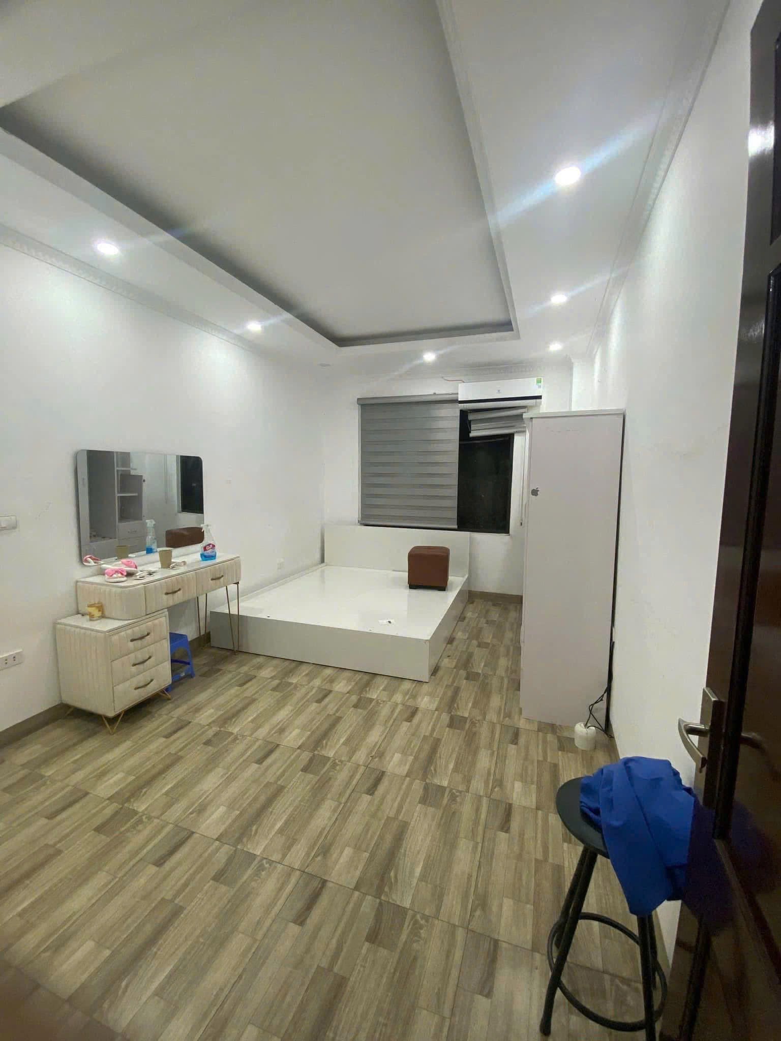 Cho thuê nhà Mặt ngõ 339 Minh Khai - Hai Bà Trưng 50m x 6T giá 17 triệu FULL ĐỒ 3