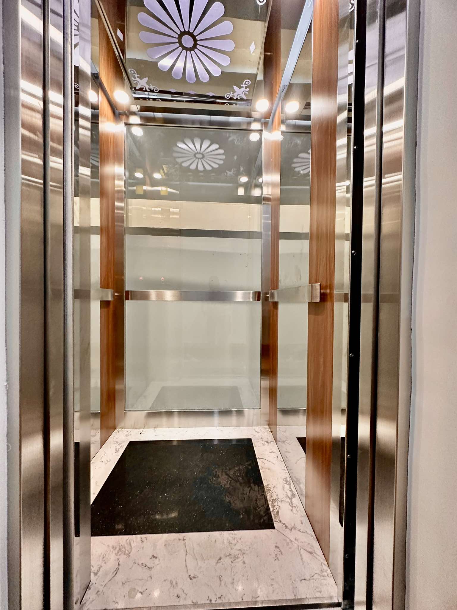 CHDV Q10 HẺM XE TẢI - 4 TẦNG 66m2 CÁCH MT 10m - DÒNG TIỀN 70TR 9